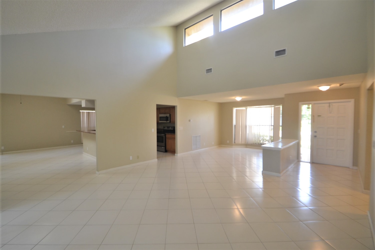 838 Ivy Dr photo 3