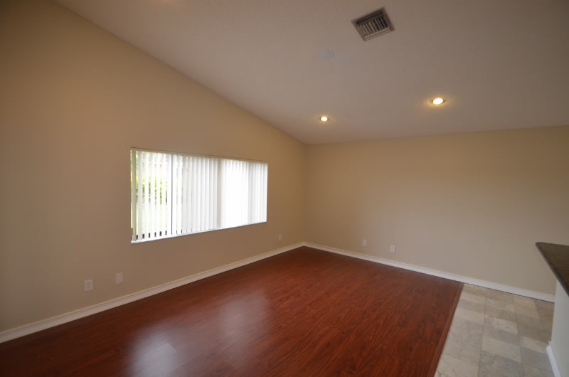 5021 NW 64th Dr photo 4