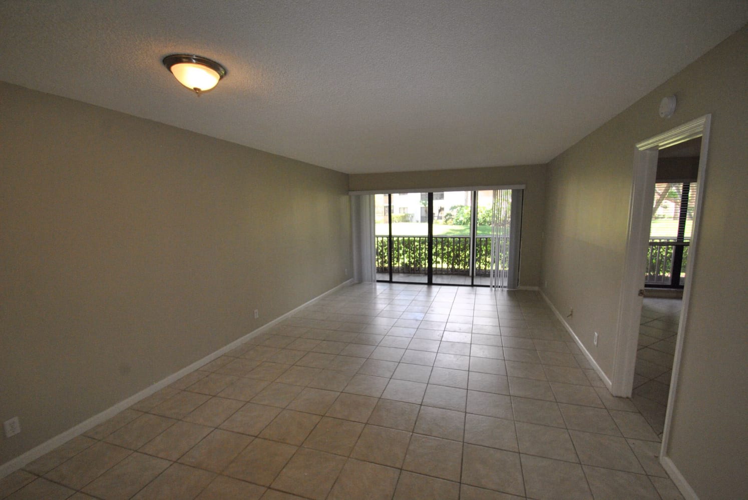 427 Brackenwood Ln N photo 2