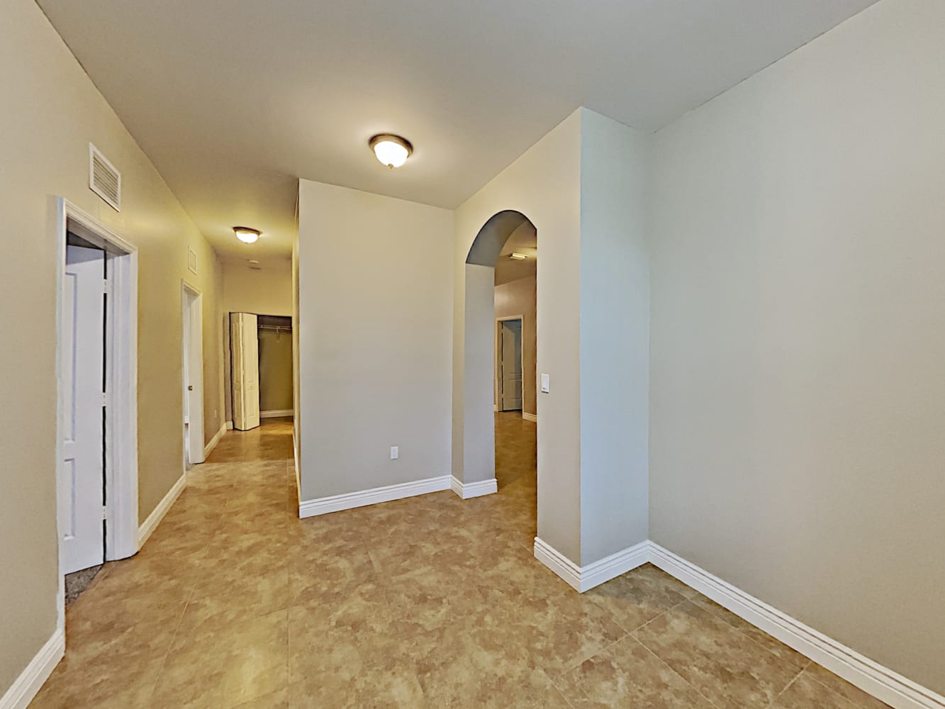550 NE 15th Ct photo 4