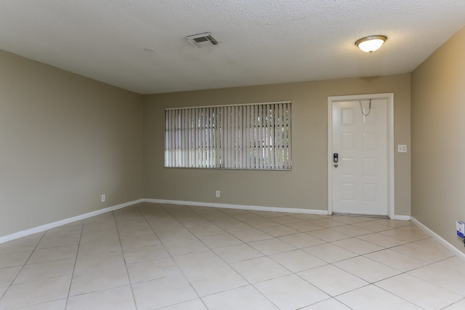 11090 Glenwood Dr photo 4