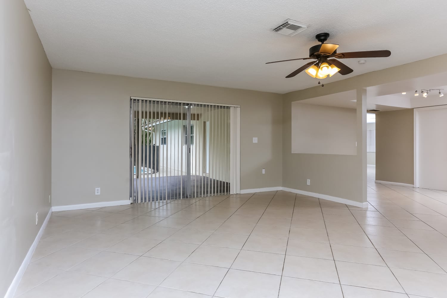 11090 Glenwood Dr photo 5