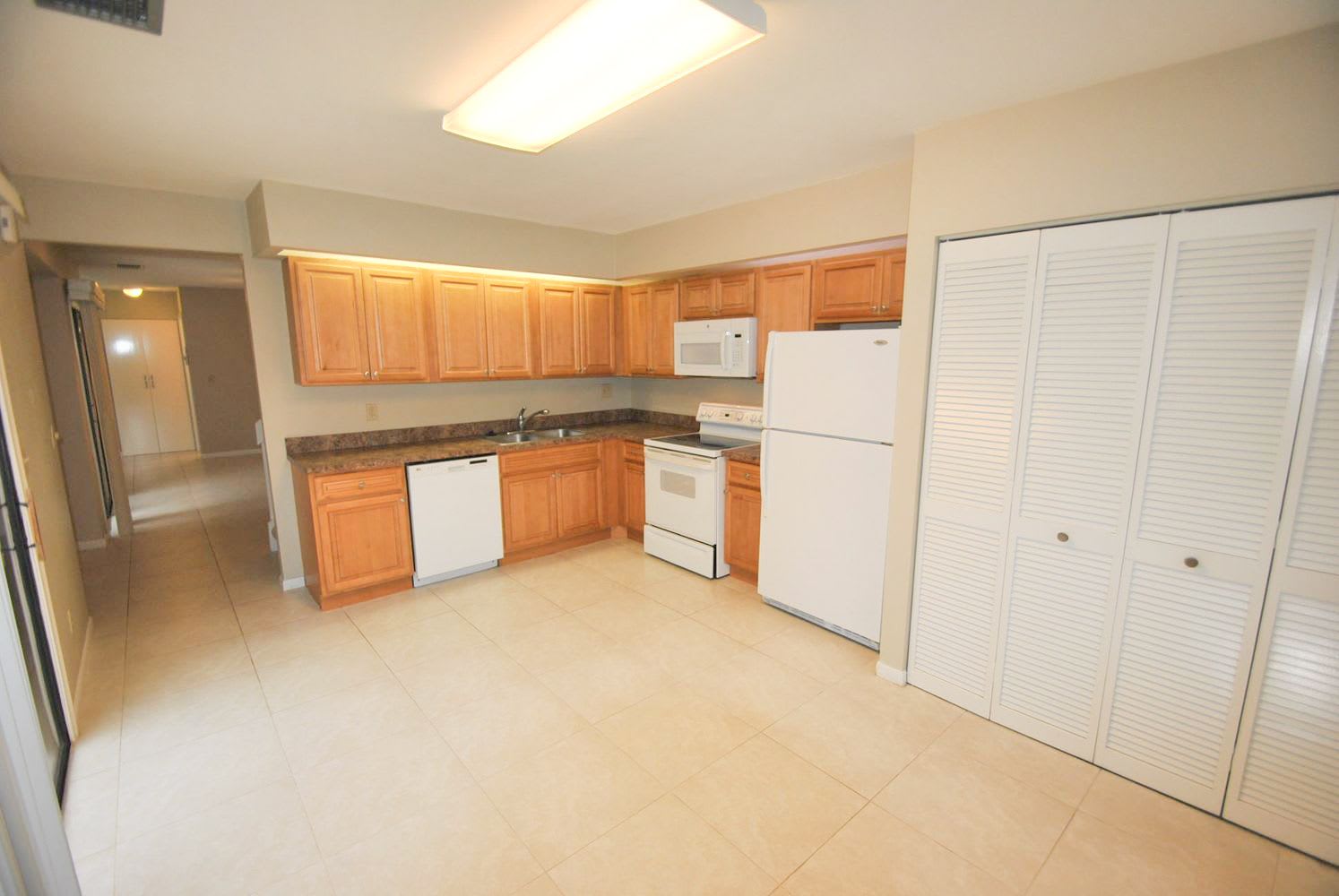 355 Prestwick Cir photo 3
