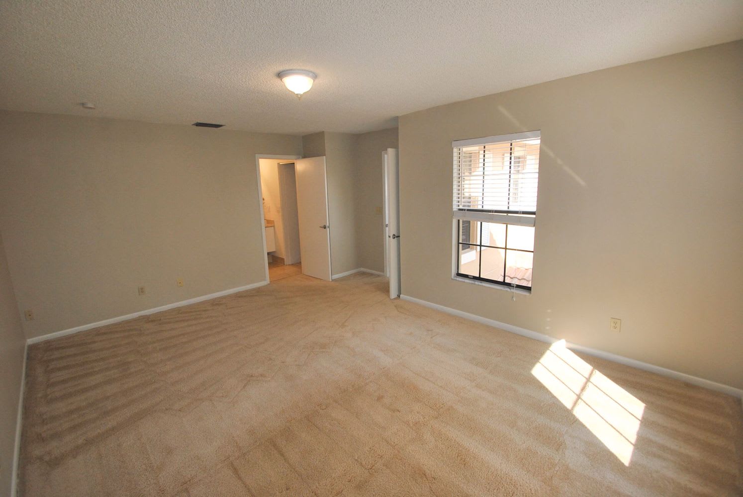 355 Prestwick Cir photo 4