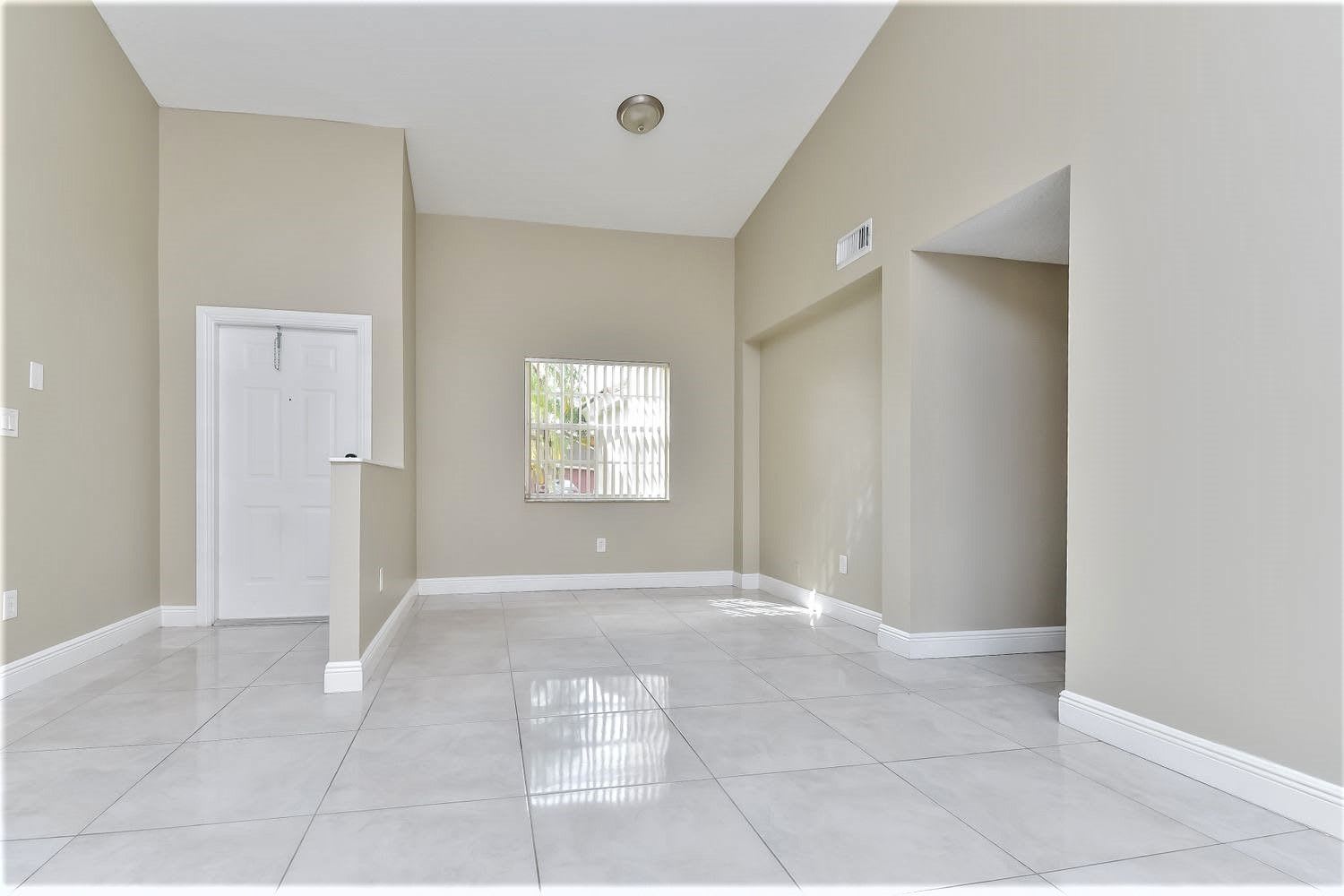 15935 SW 83rd Ter photo 3