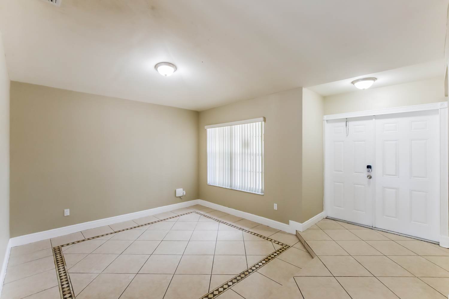 1192 NW 134th Pl photo 4