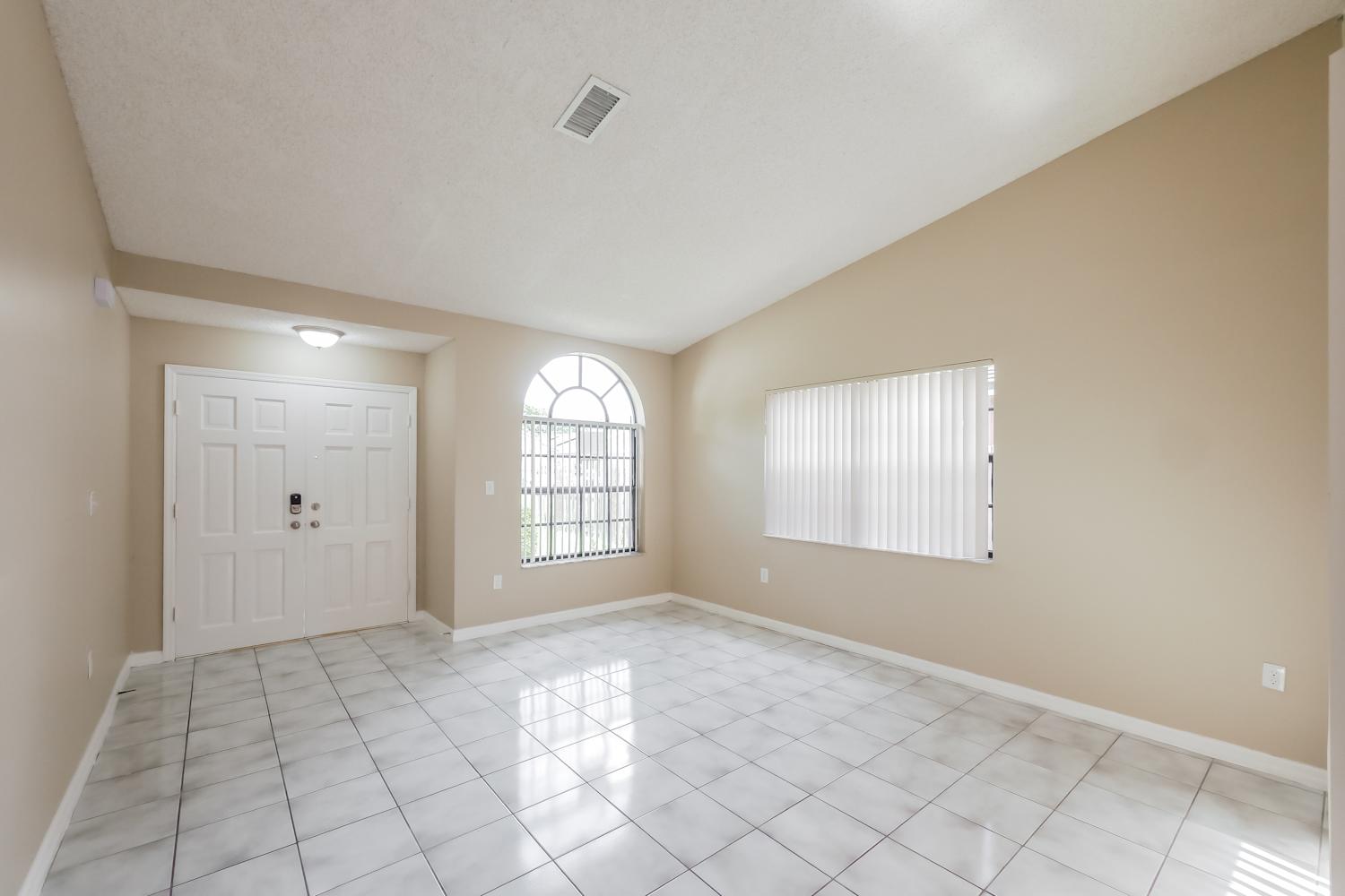 14380 SW 112th Ter photo 4