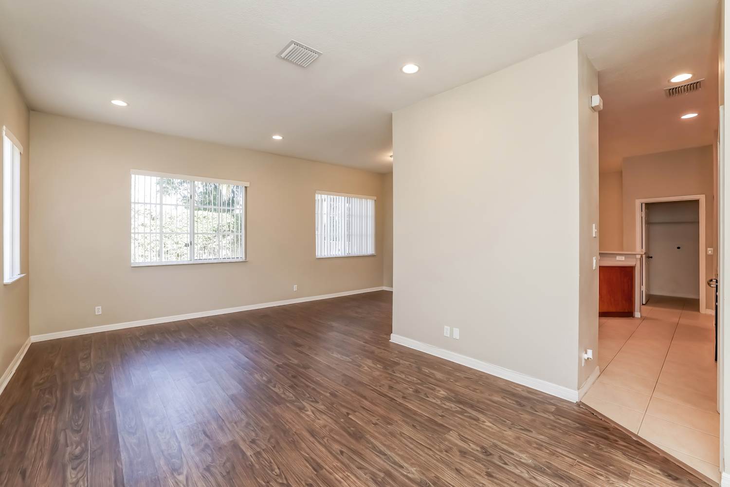 8739 S San Andros photo 4