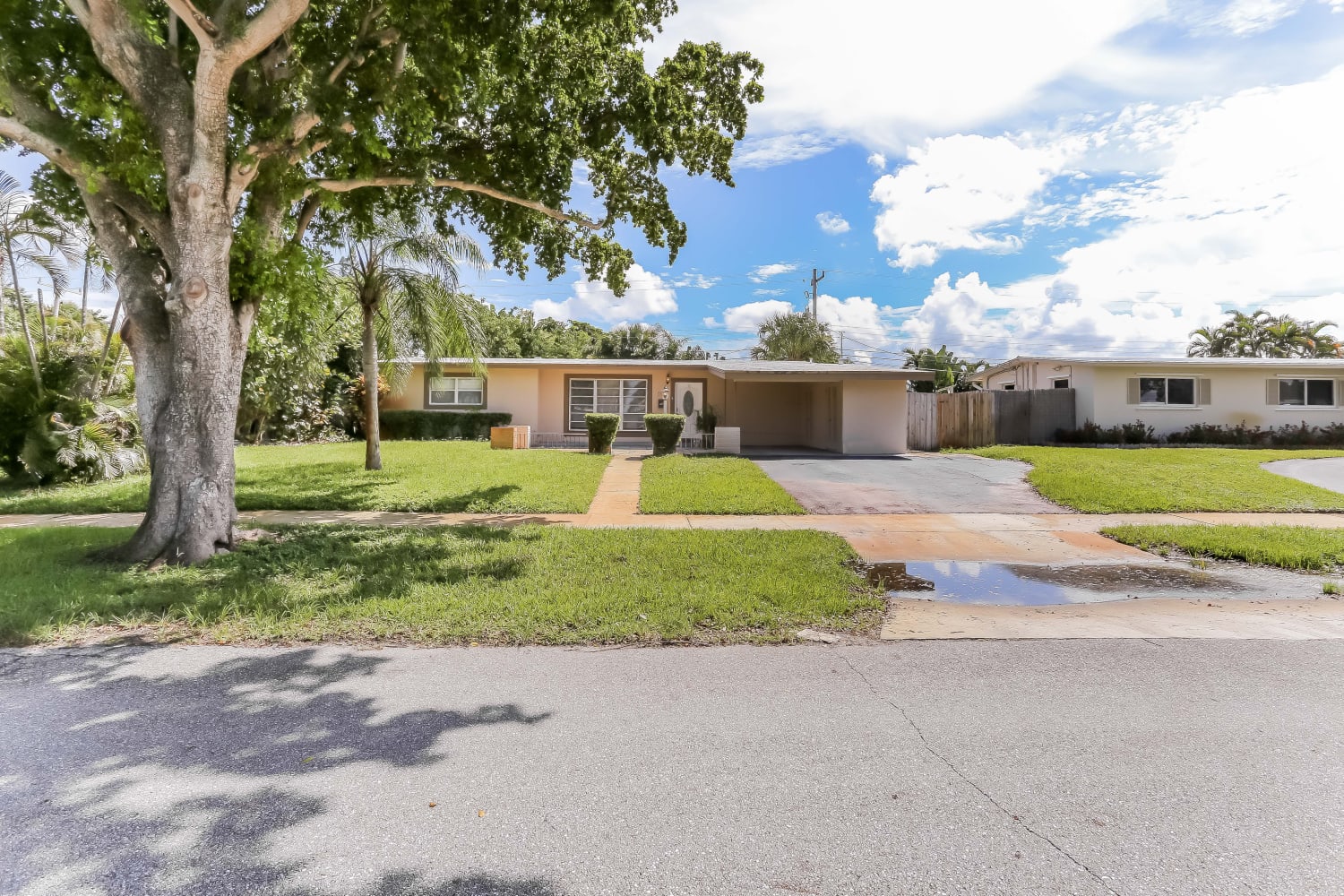 746 Eagle Way photo 2