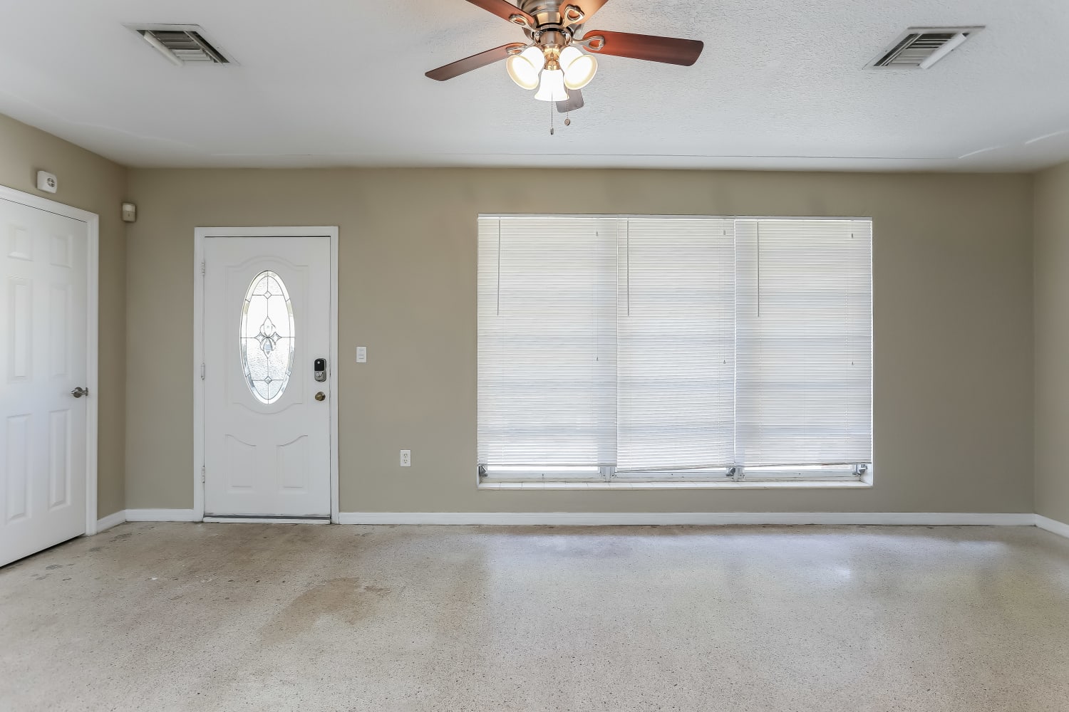 746 Eagle Way photo 4