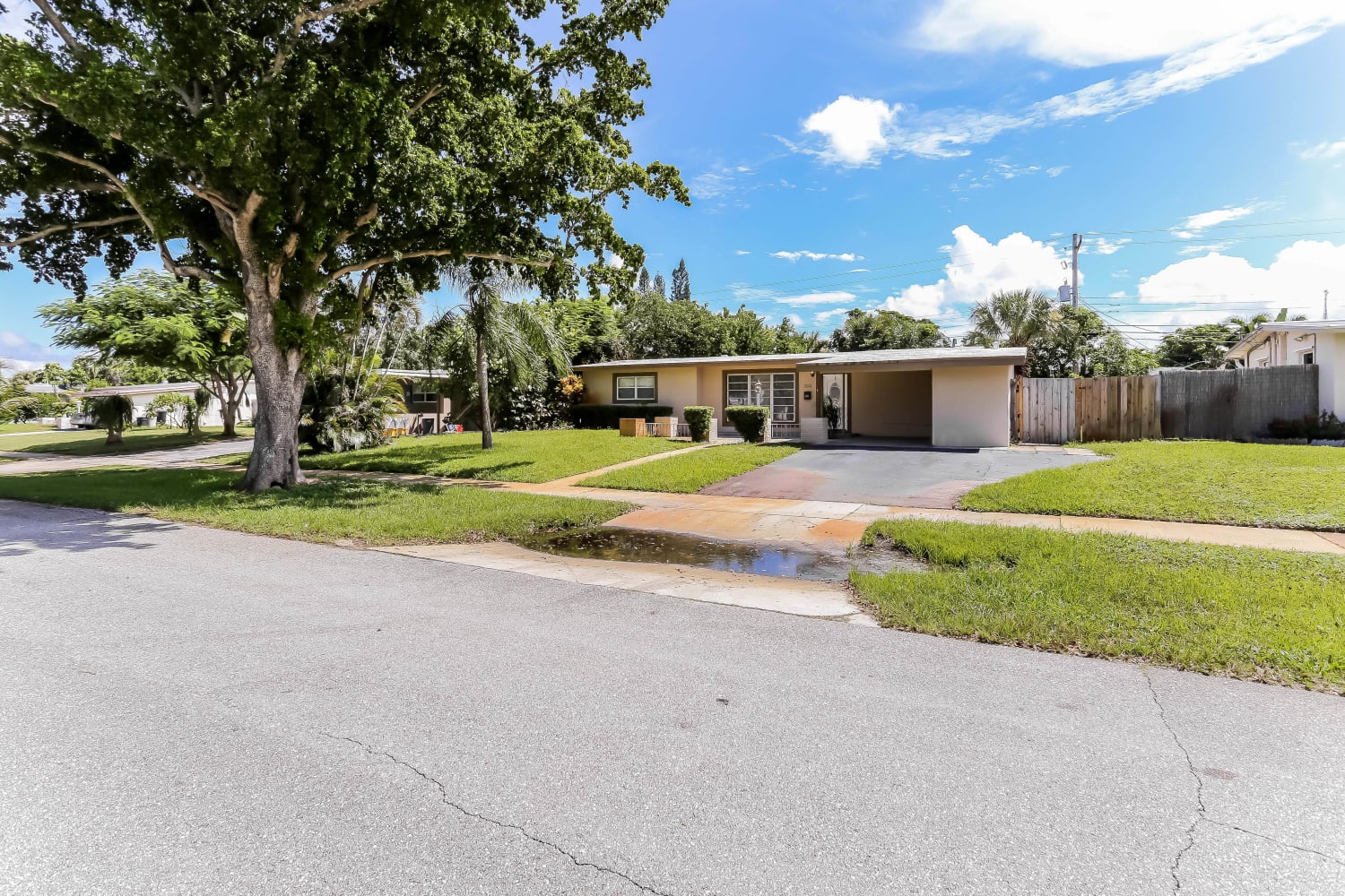 746 Eagle Way photo 3