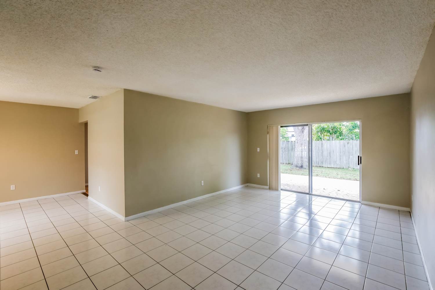 11721 SW 122nd Ave photo 3