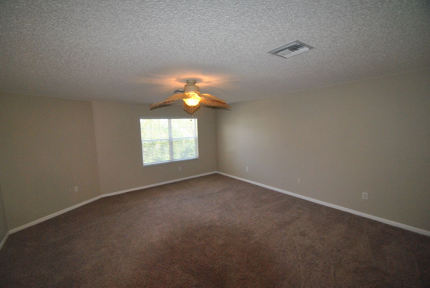 9684 Tavernier Dr photo 4