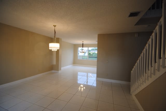 9684 Tavernier Dr photo 2