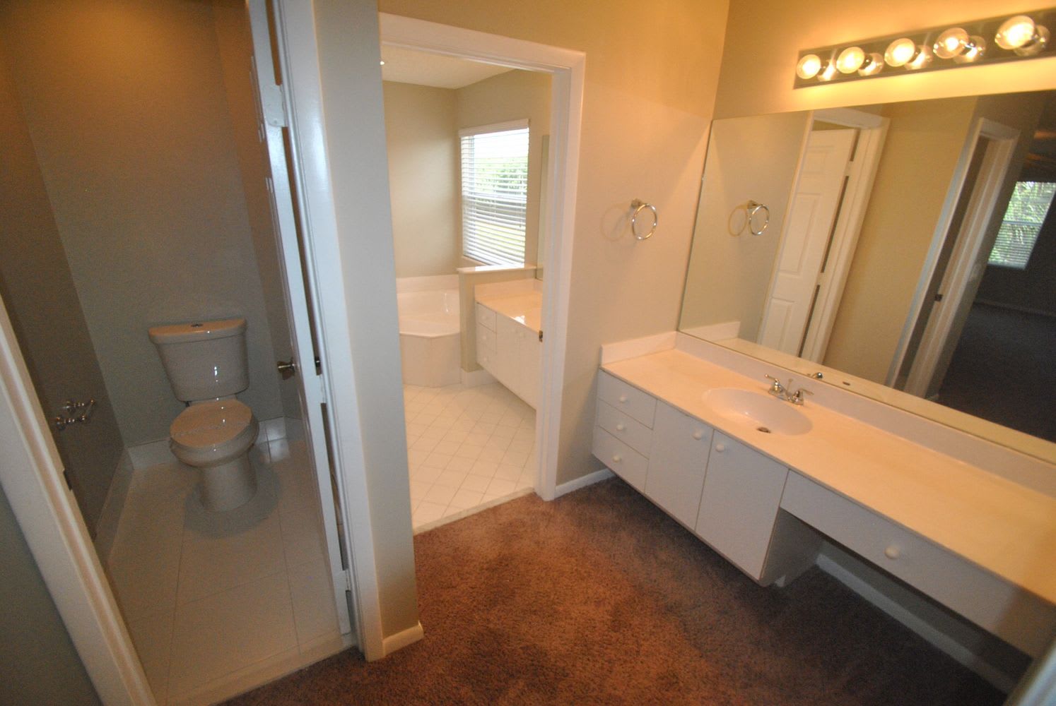9684 Tavernier Dr photo 5