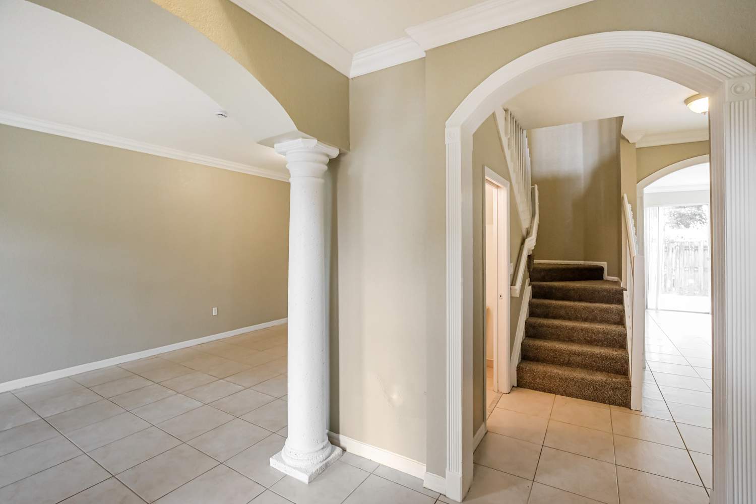 13758 SW 116th Ln photo 4