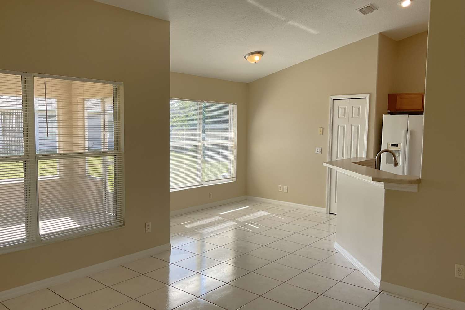 3060 Eldron Blvd SE photo 4