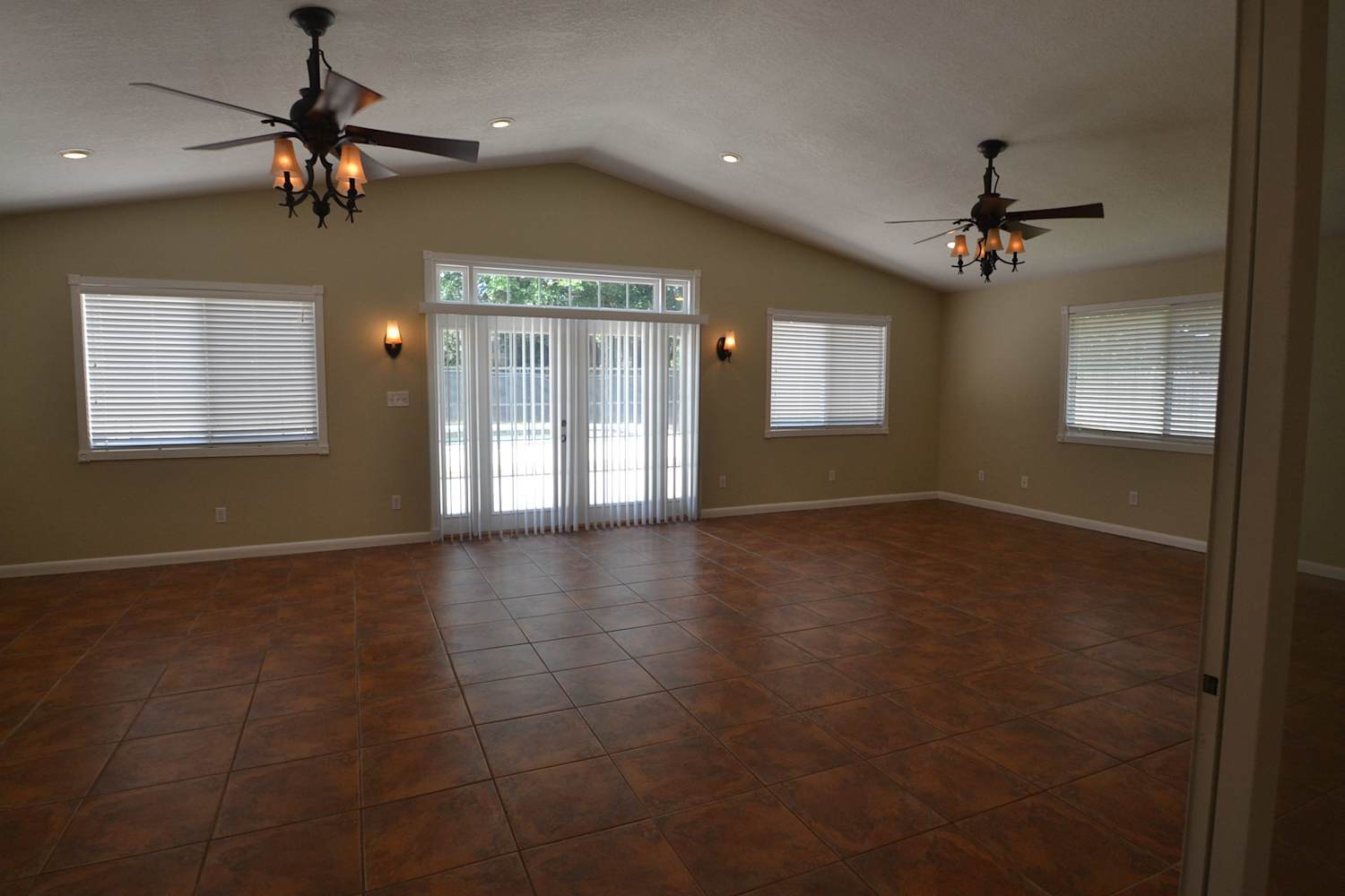 1137 Pheasant Cir photo 5