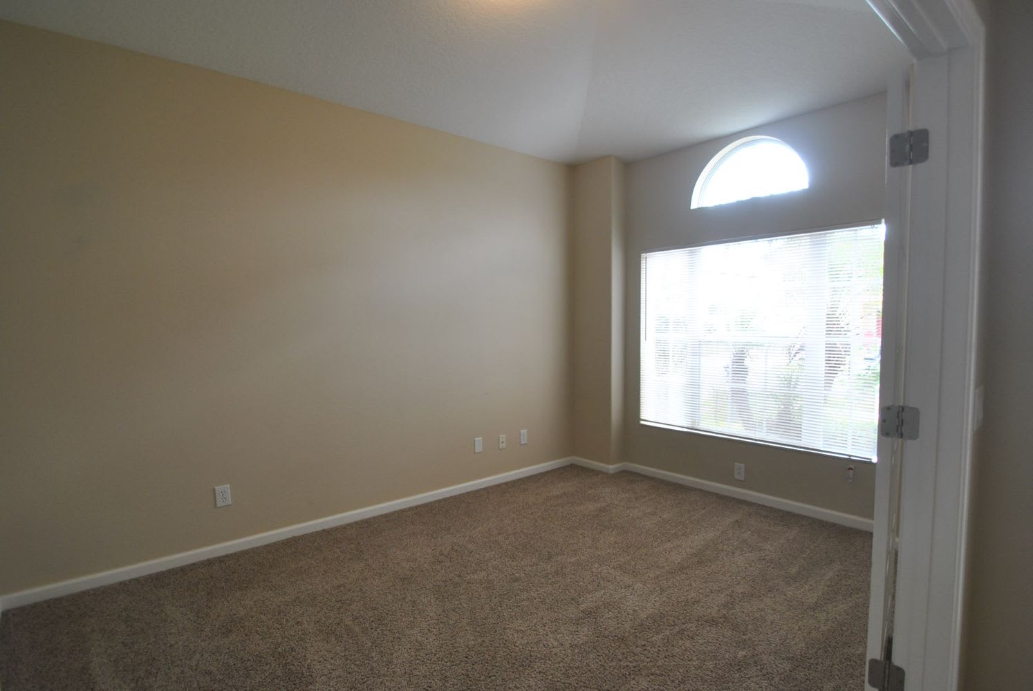 3835 Ryegrass St photo 5
