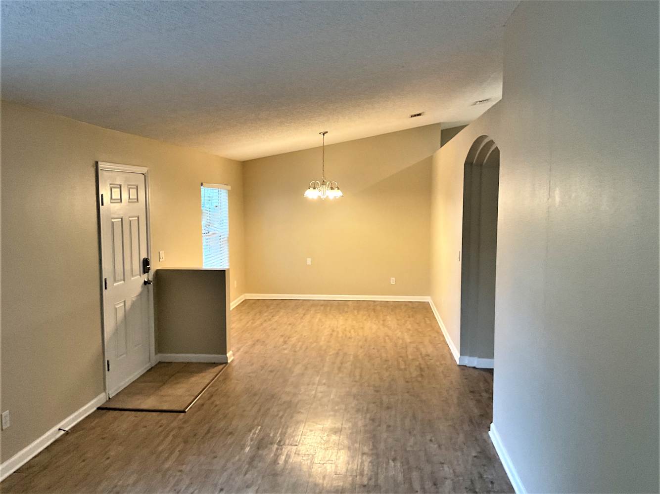 1480 Waldrun St SE photo 3