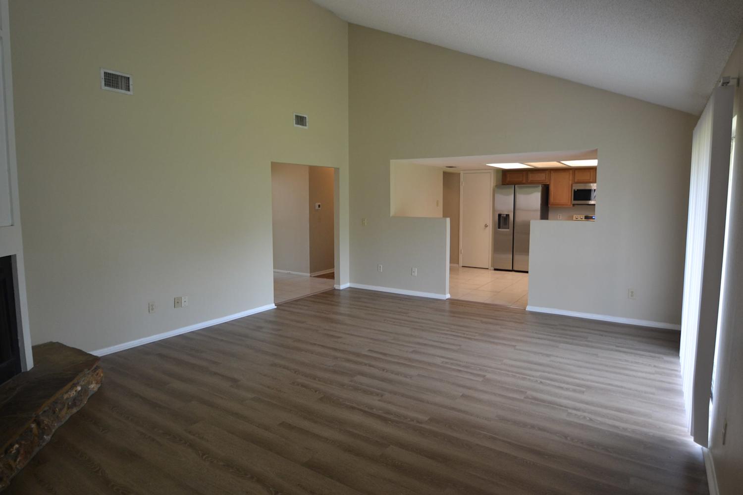 644 Deer Run Ct photo 3