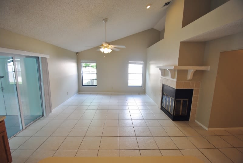 1007 Neely St photo 2