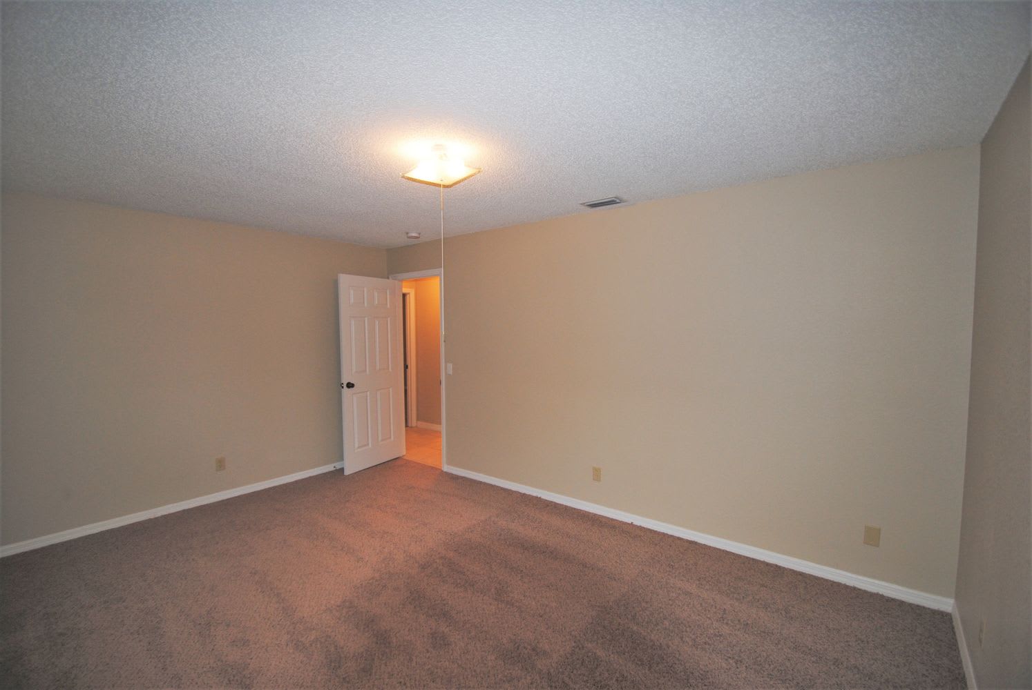 1796 Barker St NE photo 4