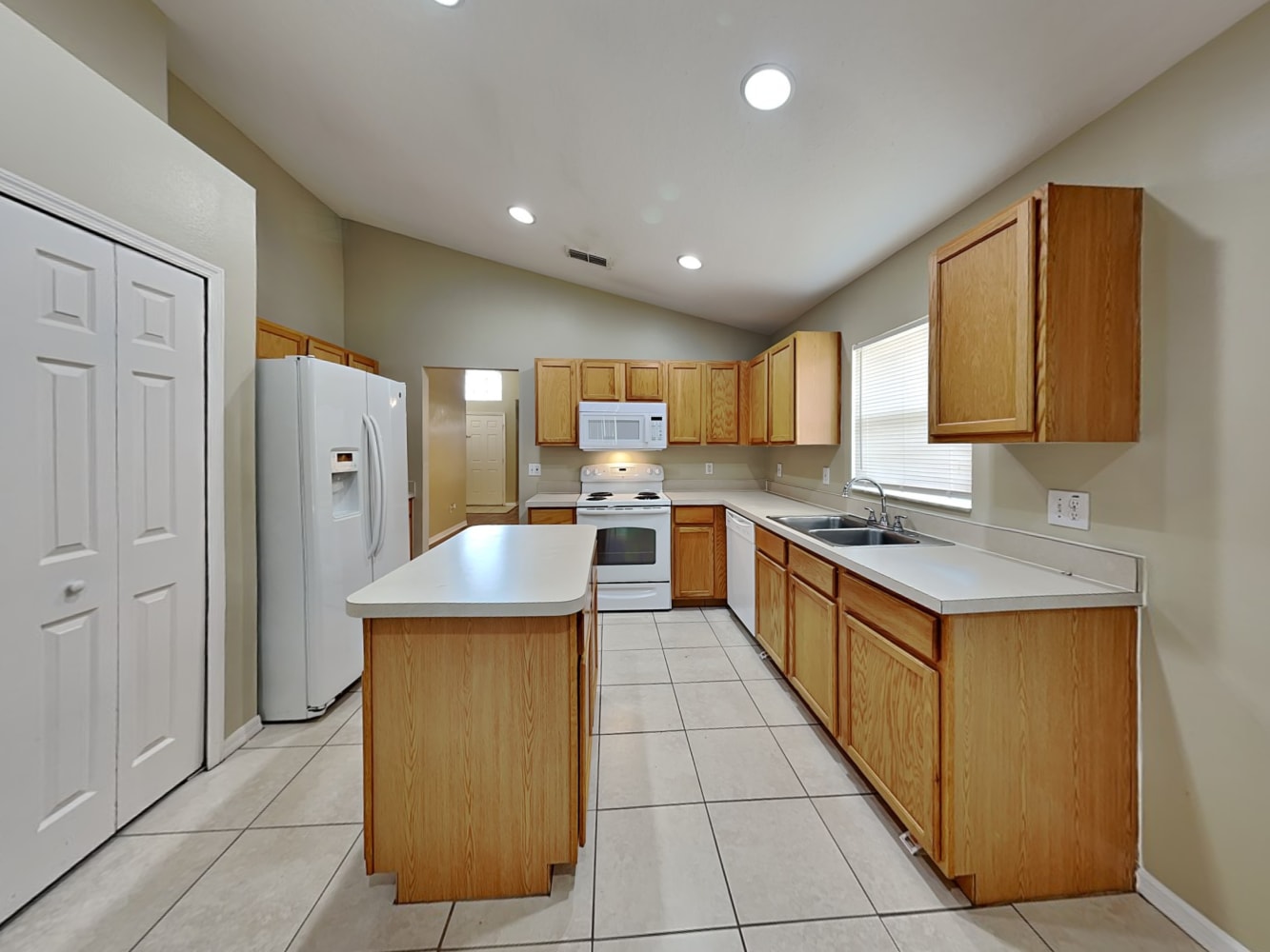 3042 Eagle Crossing Dr photo 5