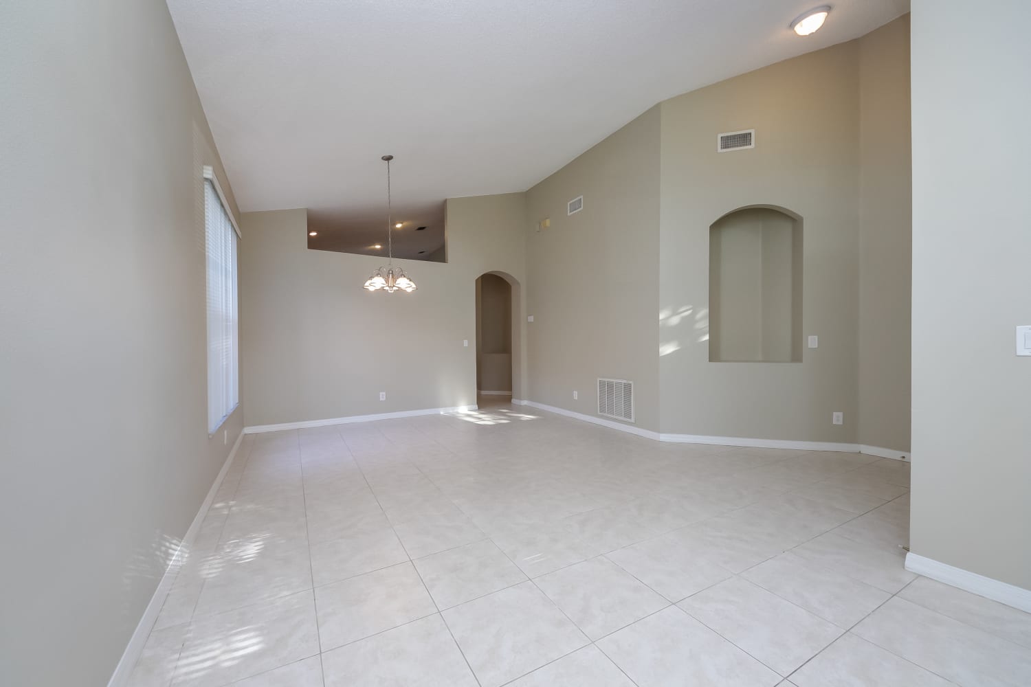13342 Luxbury Loop photo 5
