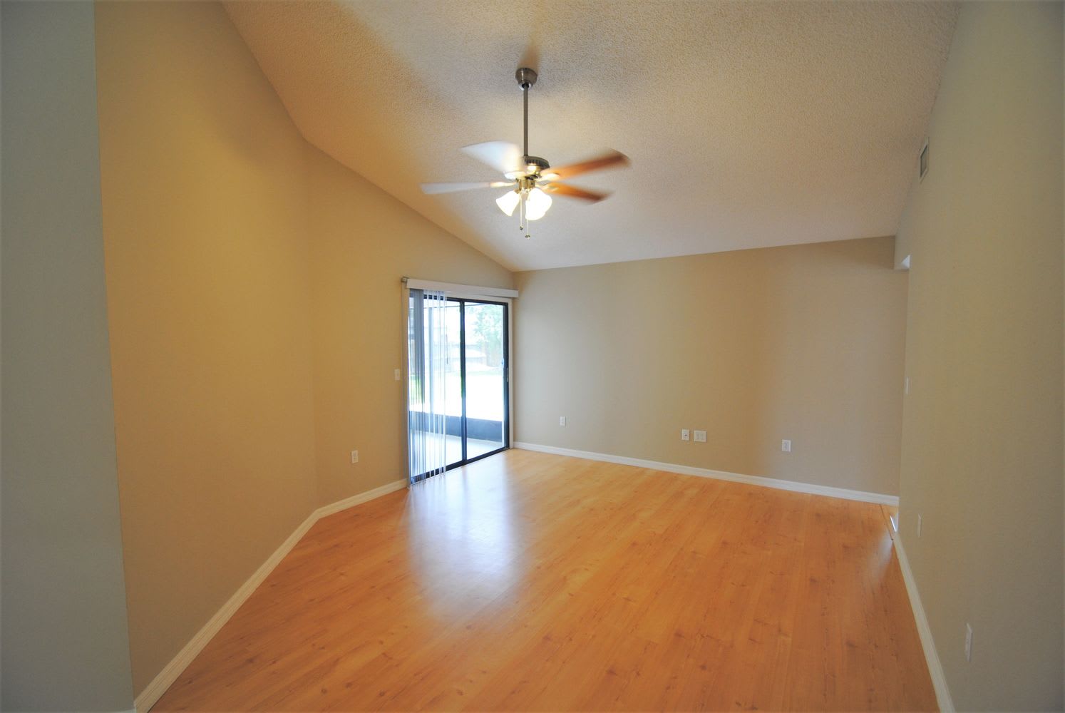 5233 Holden Rd photo 5