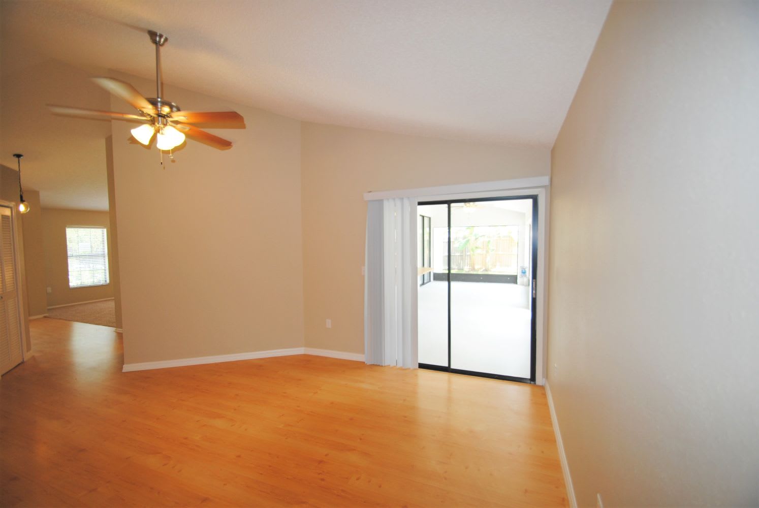 5233 Holden Rd photo 4