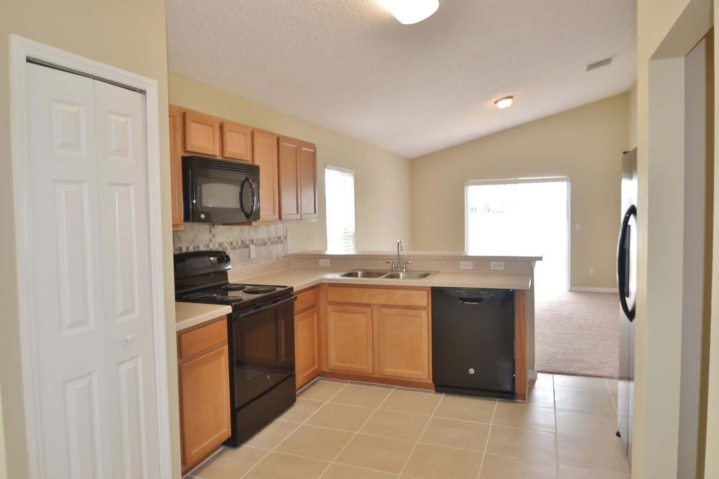 2126 Darlin Cir photo 4