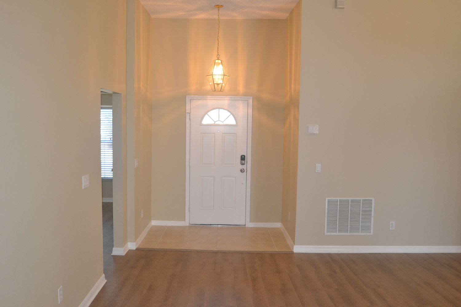 2126 Darlin Cir photo 2