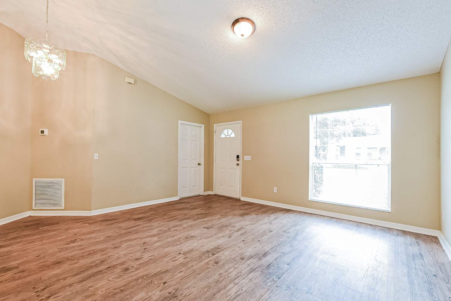 3270 Phonetia Dr photo 4