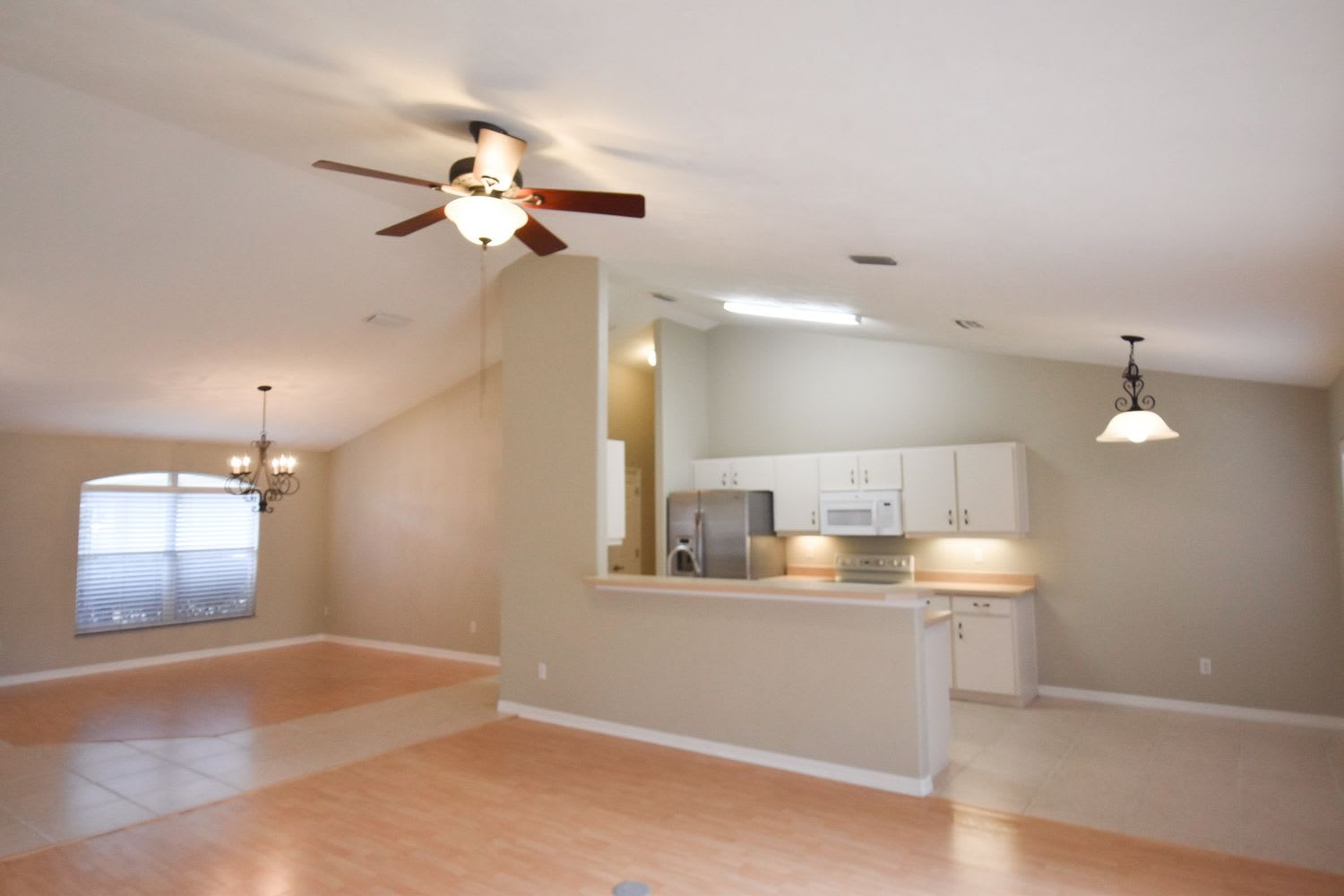 27 Volunteer Ln photo 2