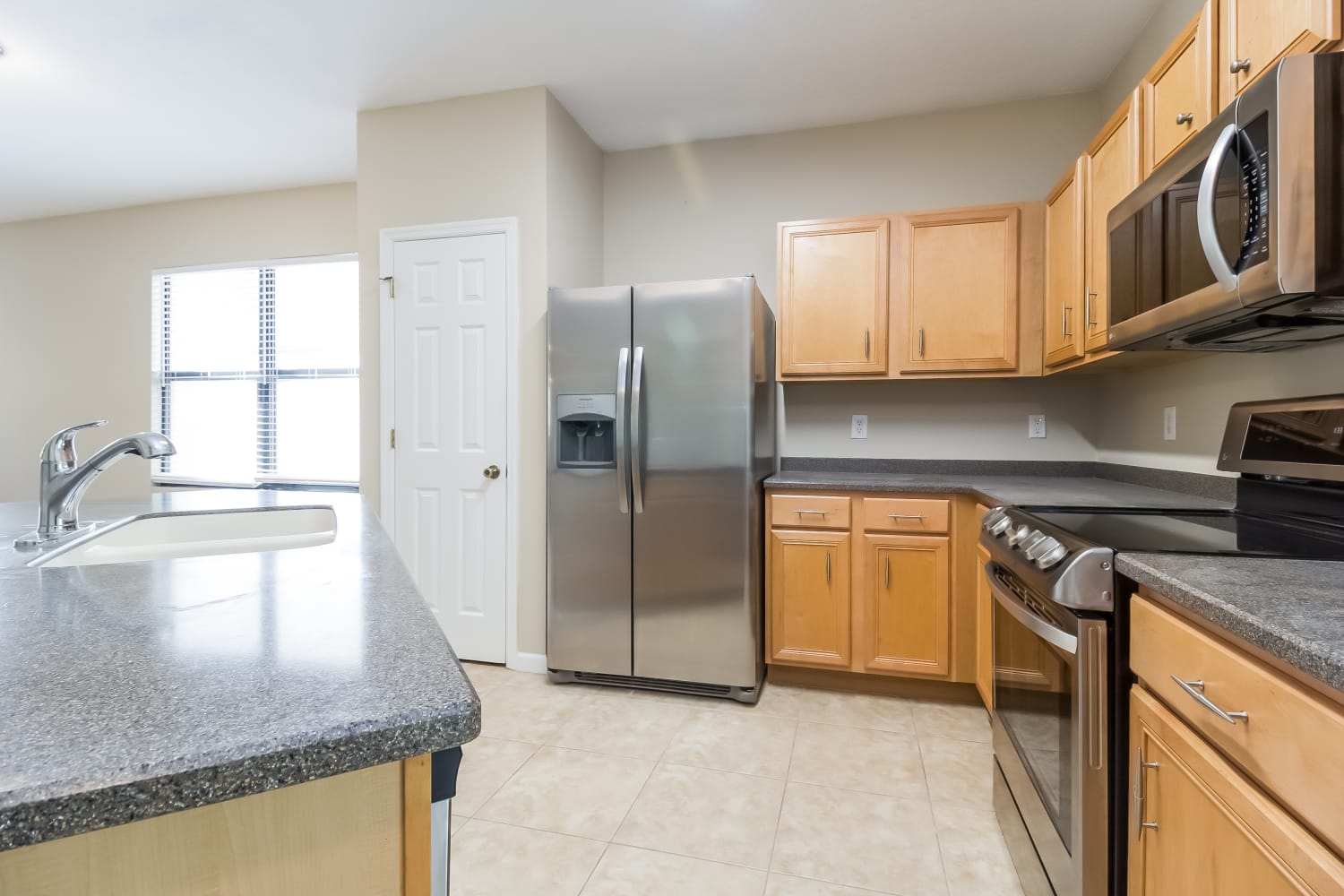 318 Breckenridge Cir SE photo 4