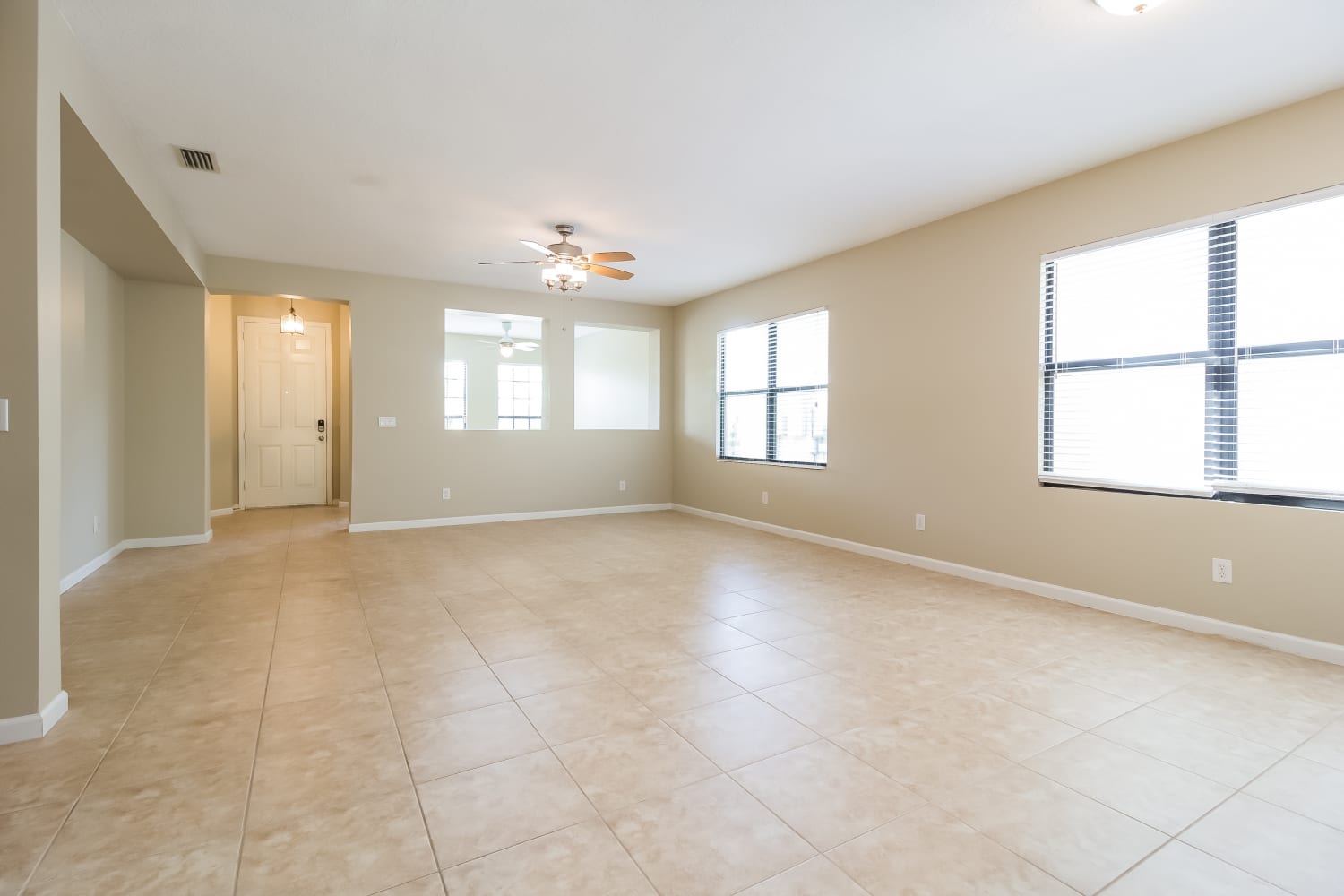 318 Breckenridge Cir SE photo 2