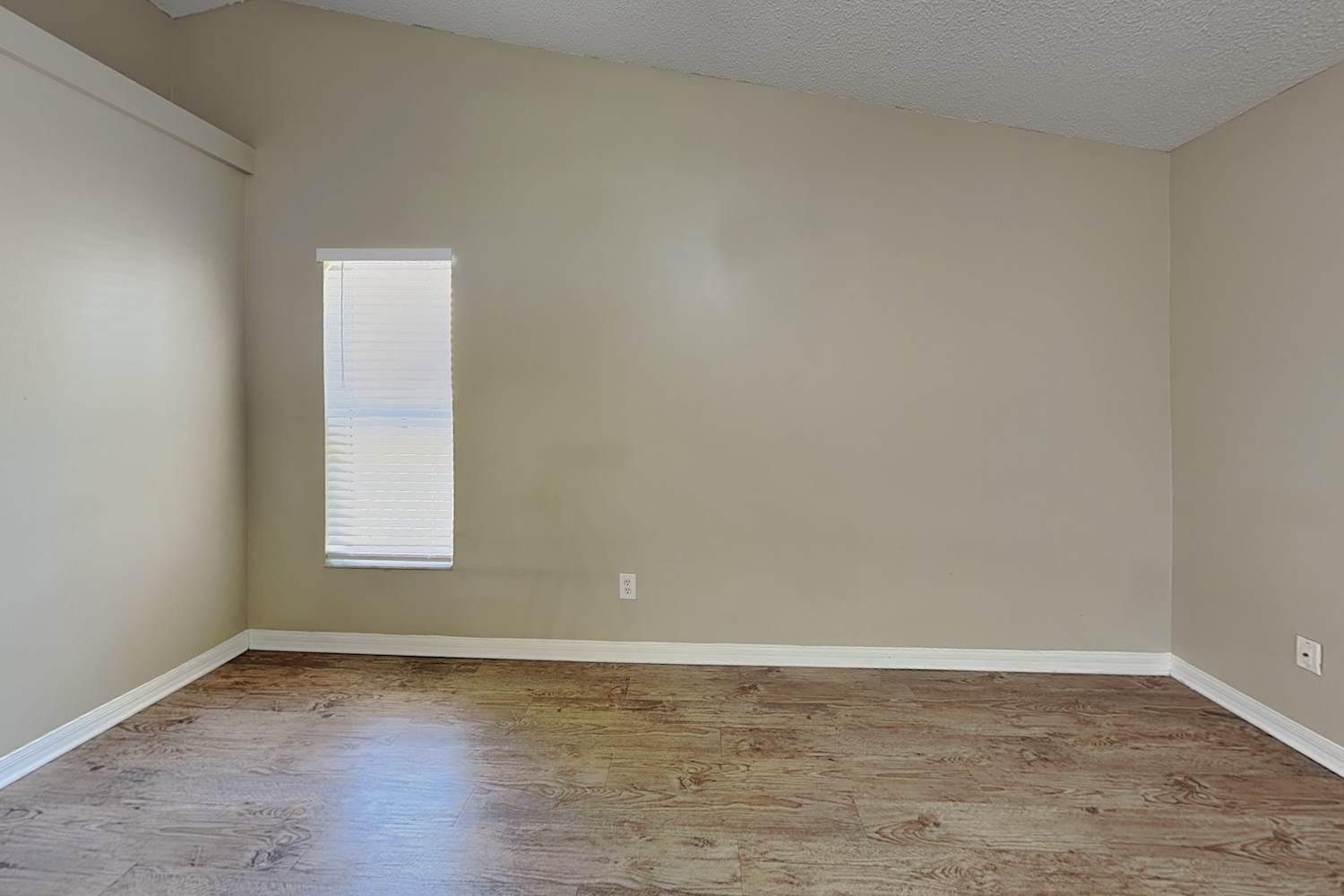 14841 Margaux Dr photo 4