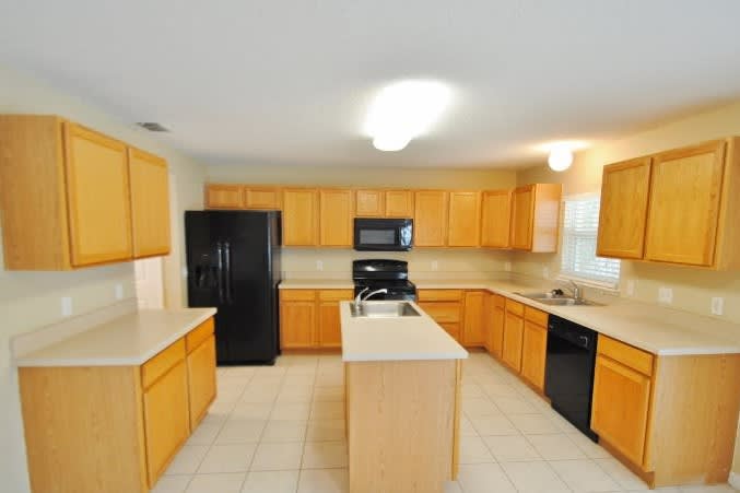 1249 Stonewater Cir photo 4