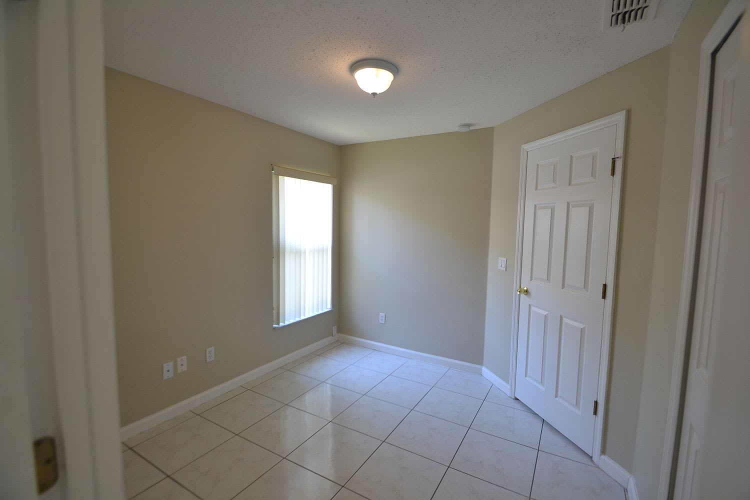 2330 Lily Pad Ln photo 2
