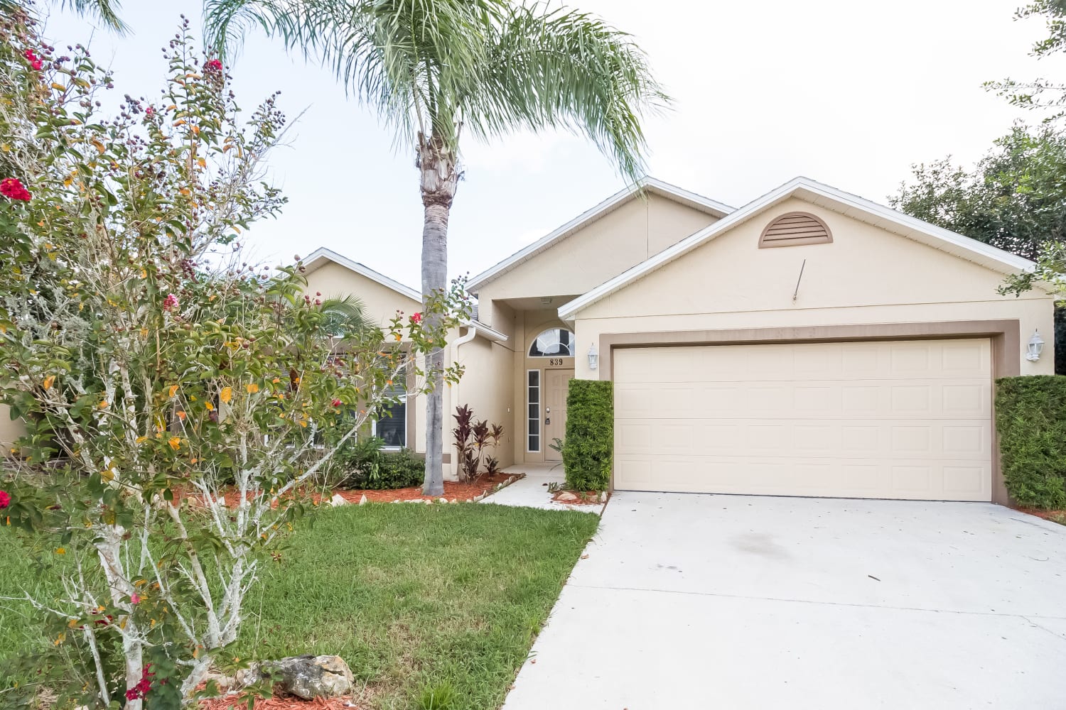 839 Delfino Pl photo 2