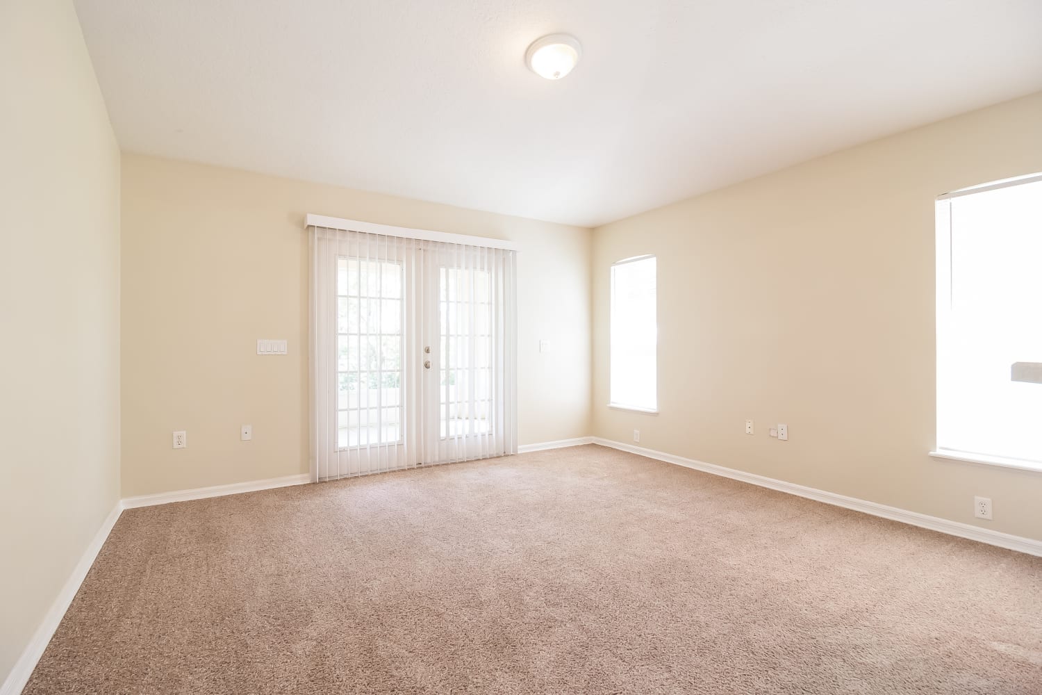 839 Delfino Pl photo 3