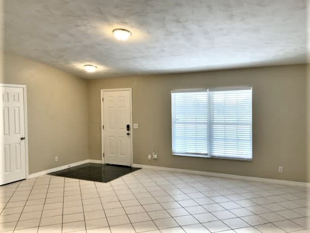 2907 Juniper Dr photo 2