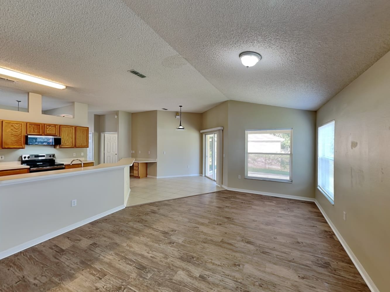 1395 Valhalla St photo 4