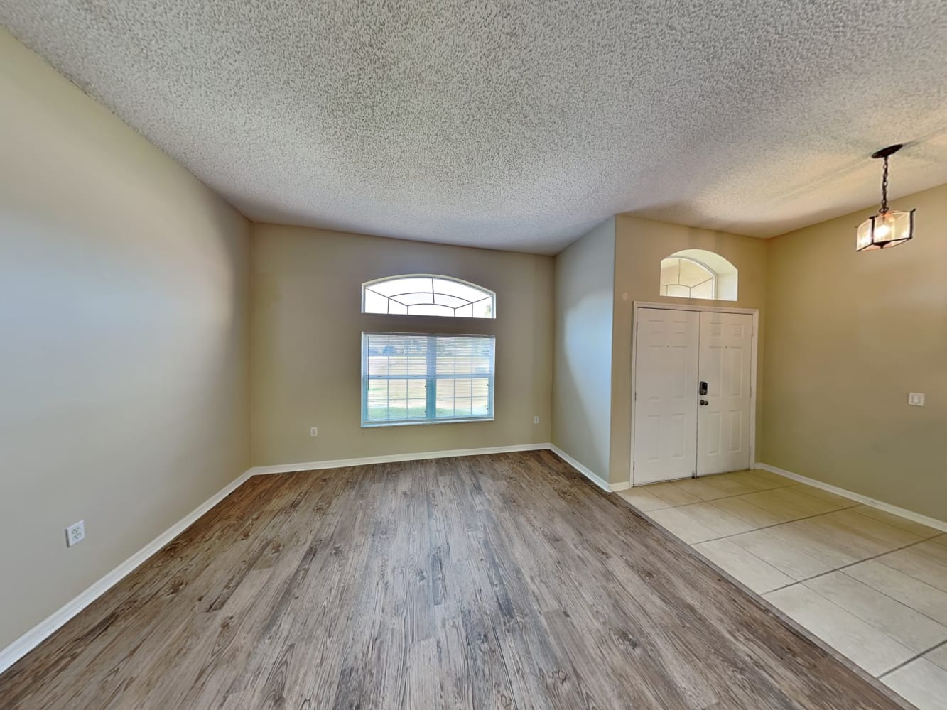 1395 Valhalla St photo 3