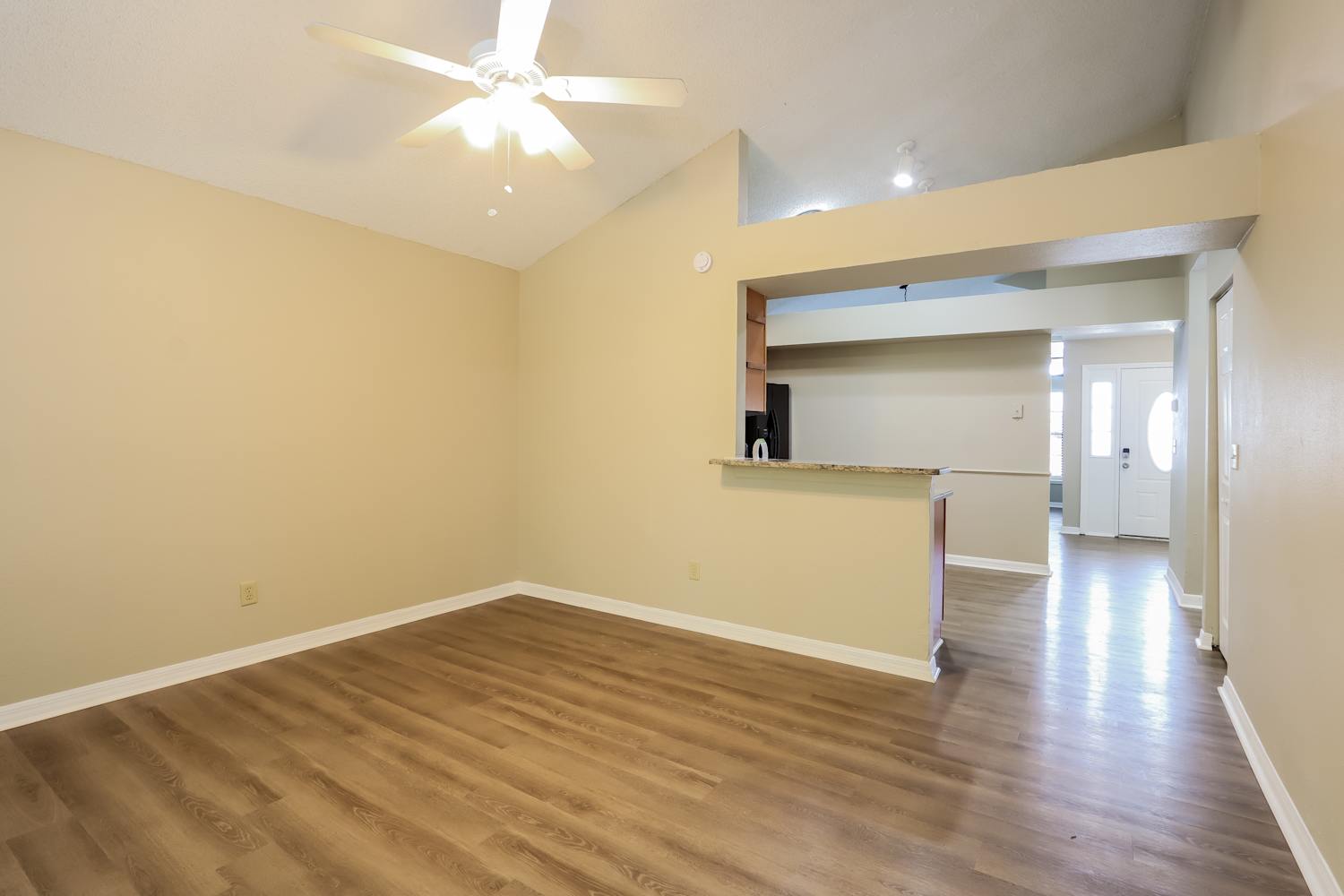 12838 Coverdale Dr photo 3