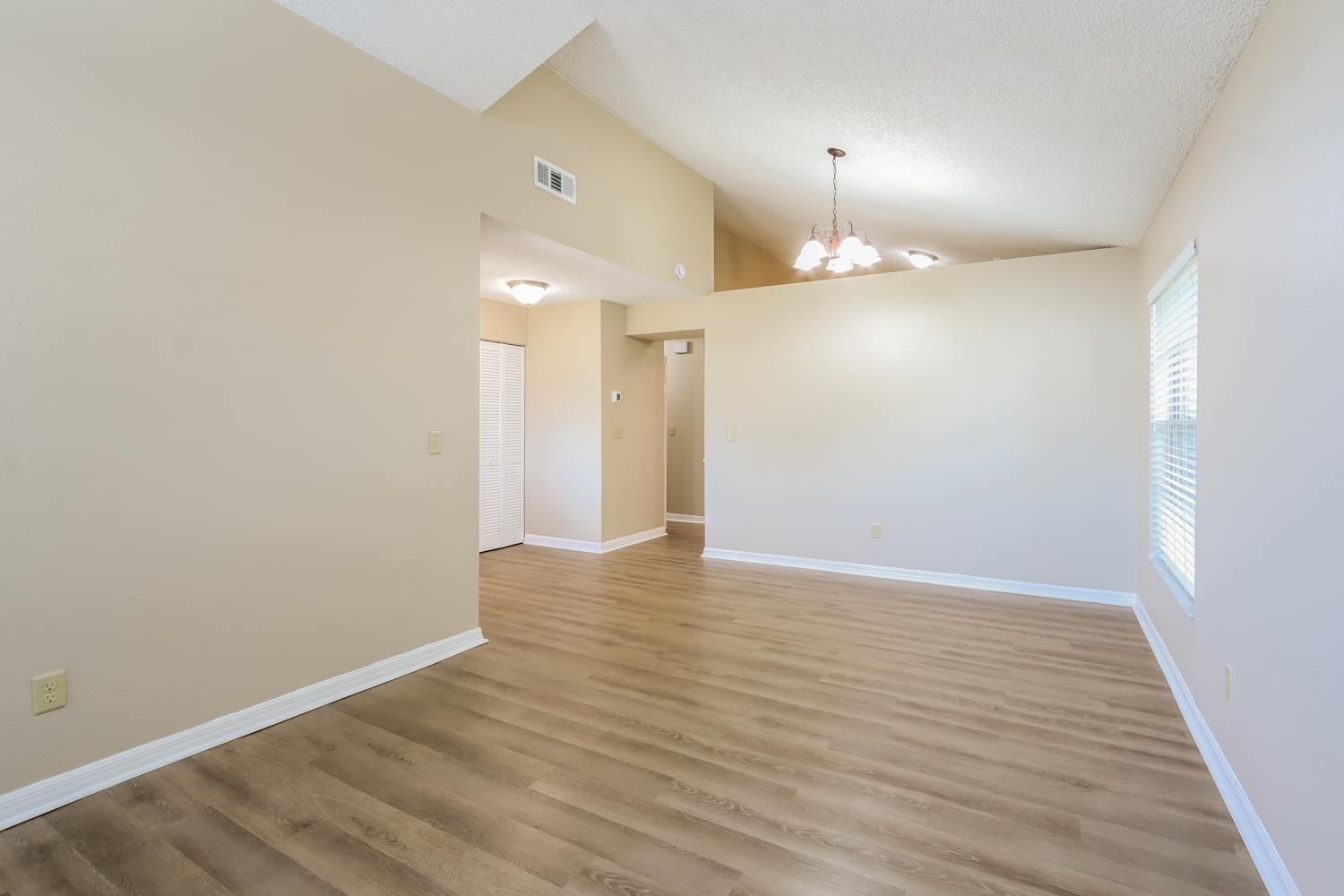 12838 Coverdale Dr photo 5