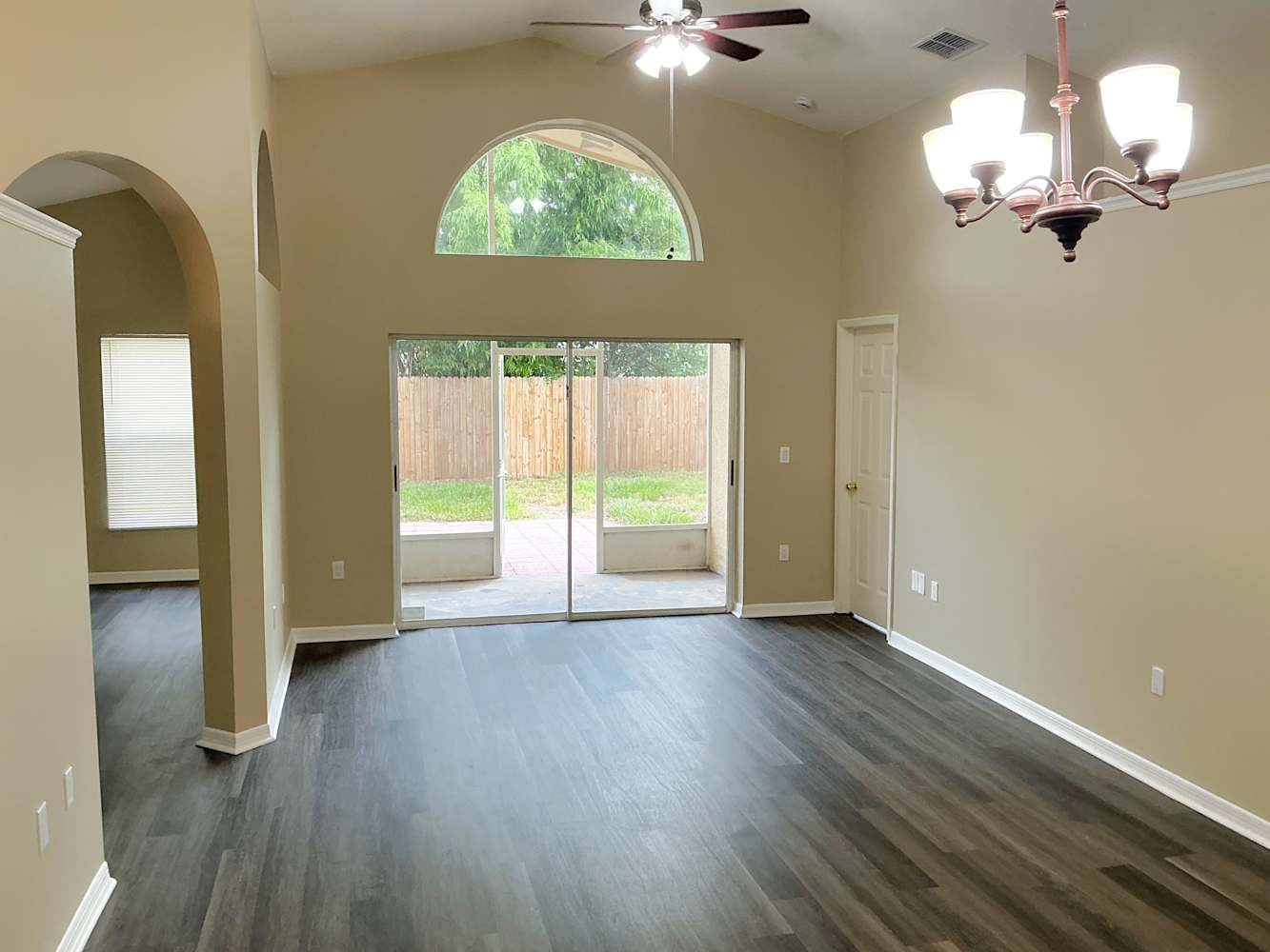 10210 Merrimac Manor Dr photo 3