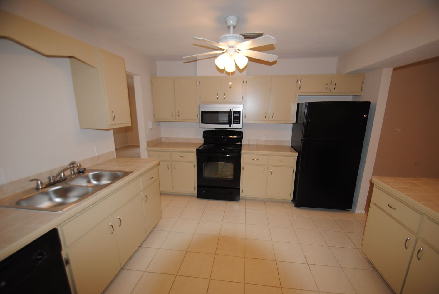 1354 Dewitt St photo 4