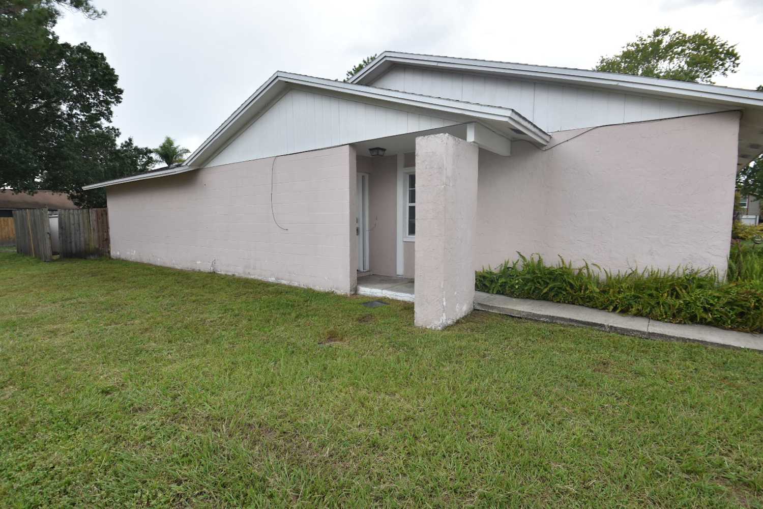 10536 Chadbourne Dr photo 2